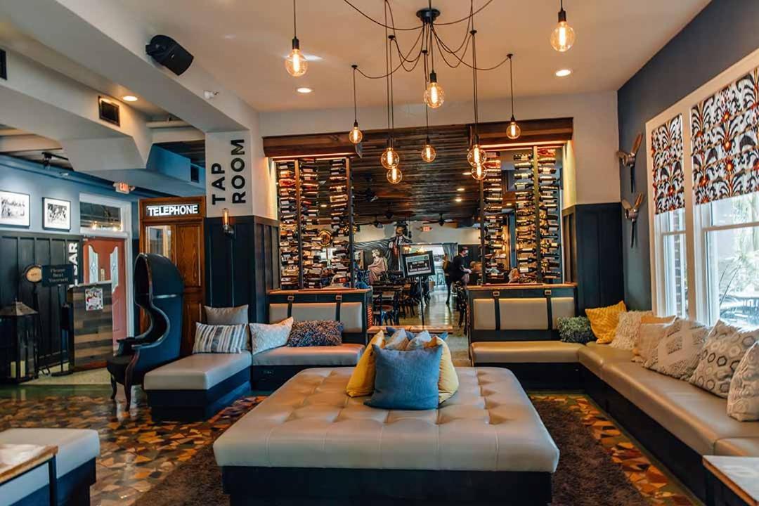 Hollander Hotel - Downtown Αγία Πετρούπολη Εξωτερικό φωτογραφία